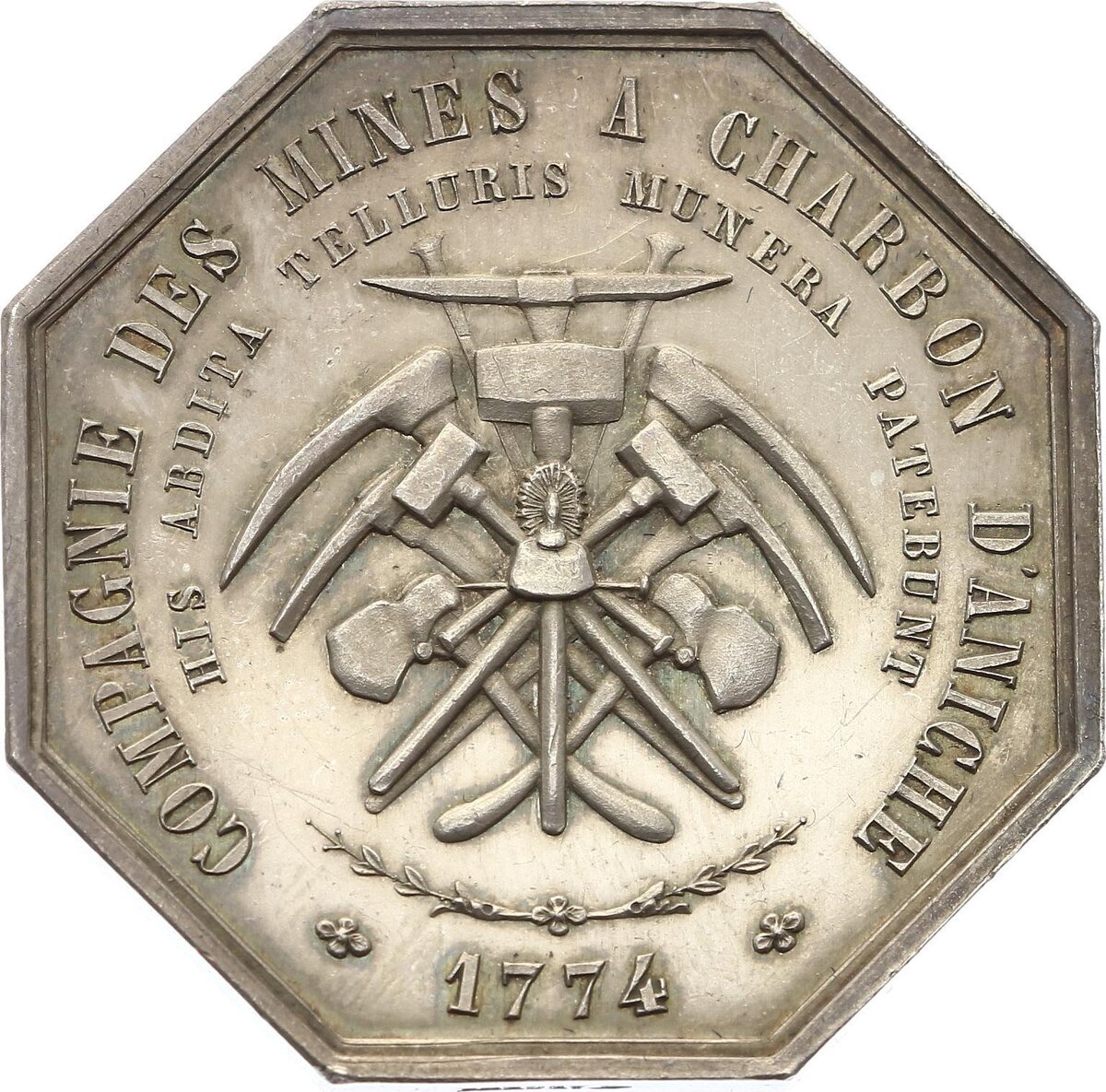 Aniche Mining Company ( compagnie des mines d'Aniche ) - крупная французская компания, созданная в 1774 году и эксплуатирующая угольные шахты в Нор-Па-де-Кале. До Второй мировой войны компания Aniche Mining добывала более 3 миллионов тонн угля в год и использовала труд 15 000 шахтёров.