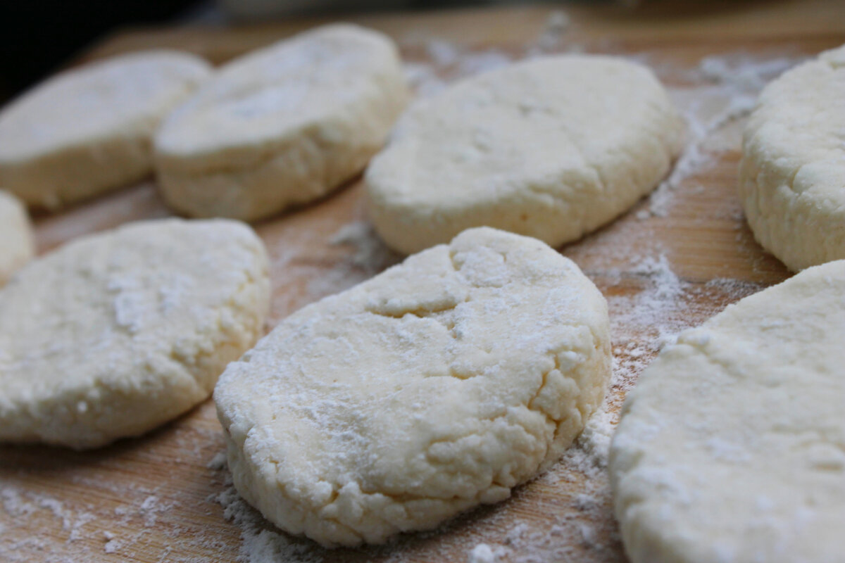 Сырники из творога: рецепт от Юлии Высоцкой – про странности в рецепте |  Вкусная копилка: рецепты для начинающих | Дзен