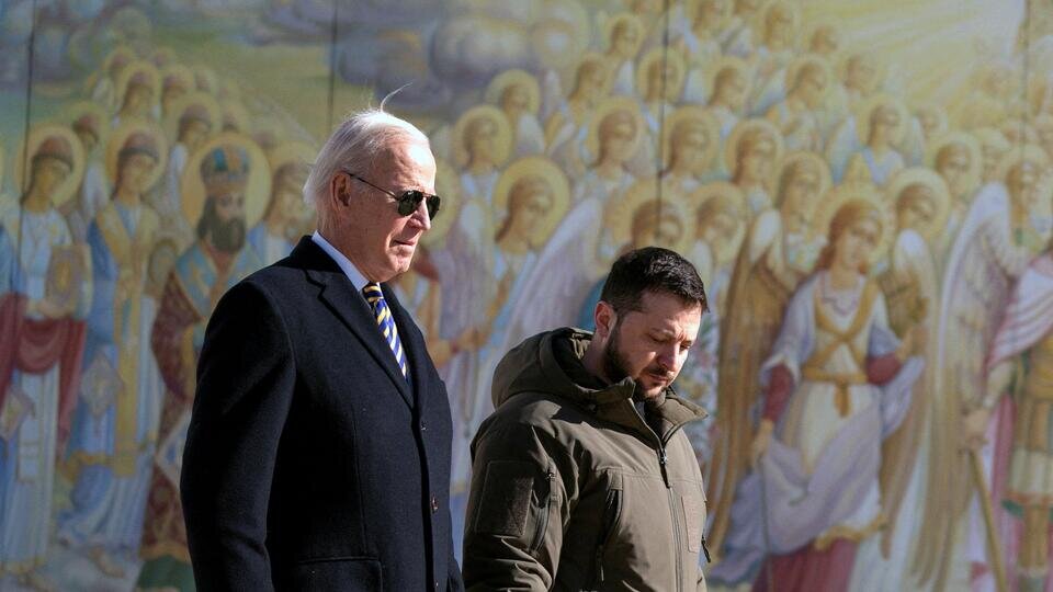     Байден как вождь украинских раскольников Evan Vucci/Pool via REUTERS