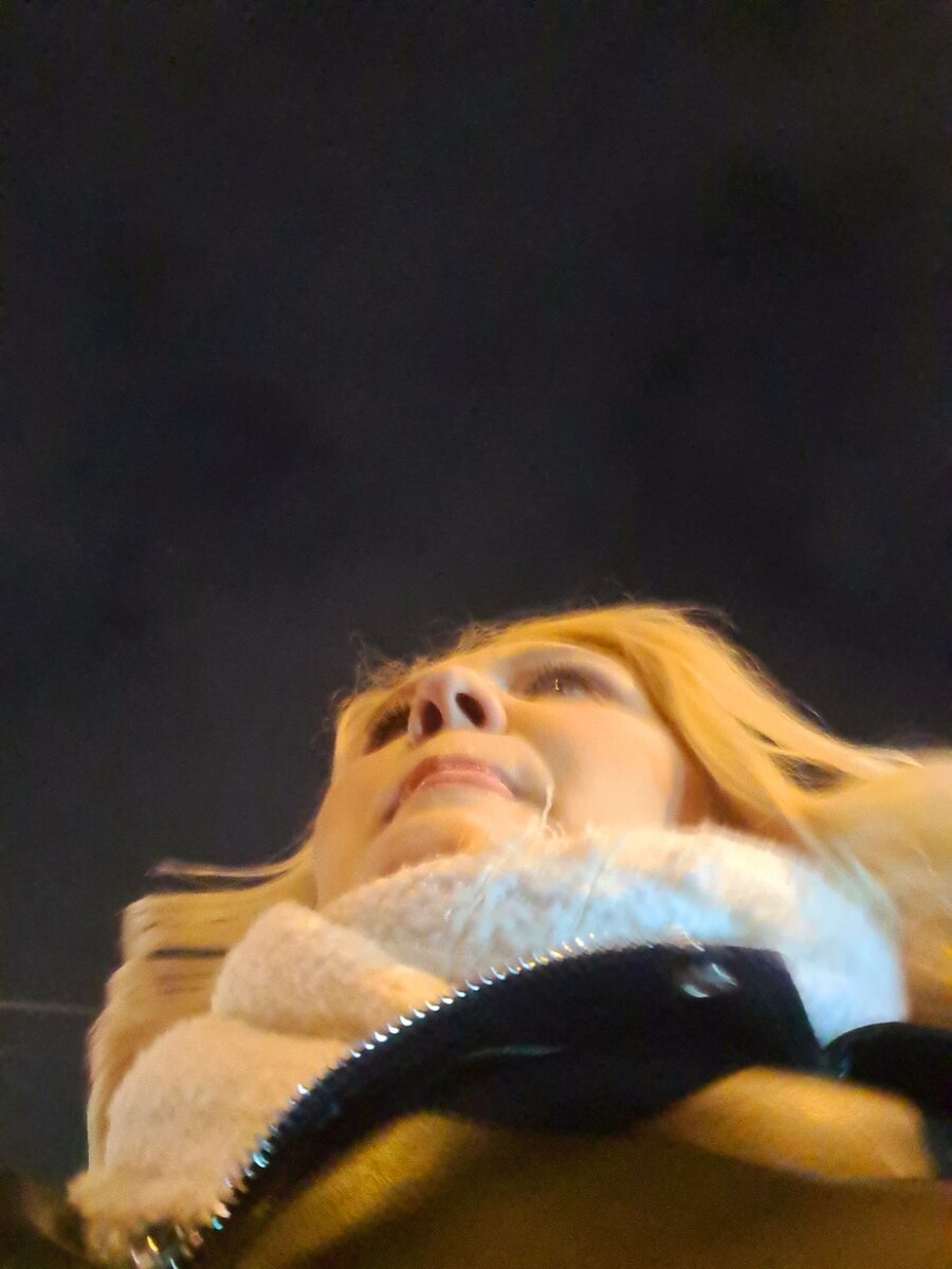 Фото сделал телефон сам, я не позировала