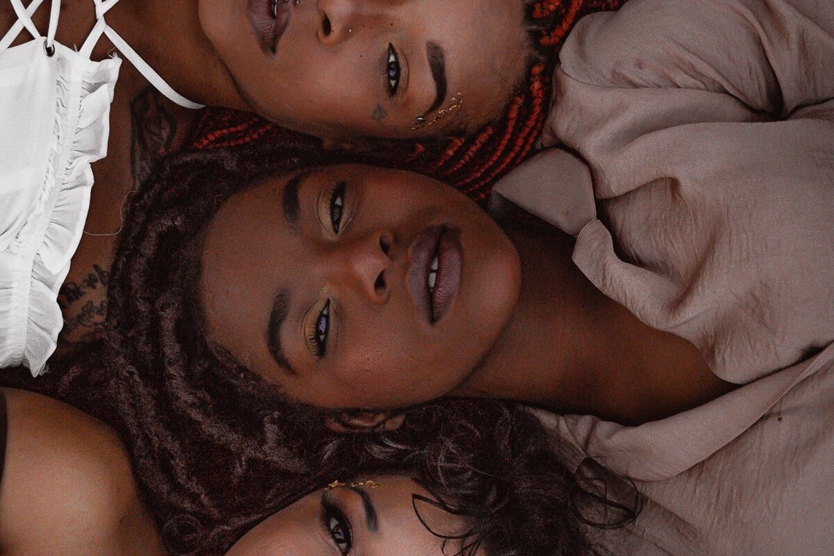     Из-за чего лицо совершенно чужого человека может показаться очень знакомым? Удивительный факт!