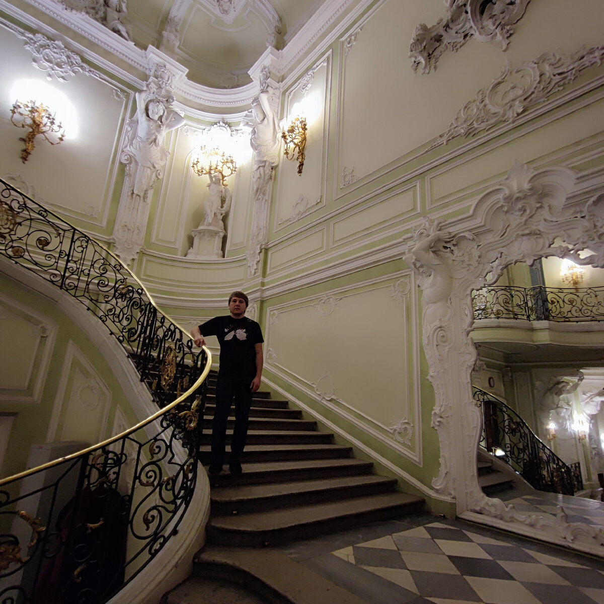 парадная лестница дворца