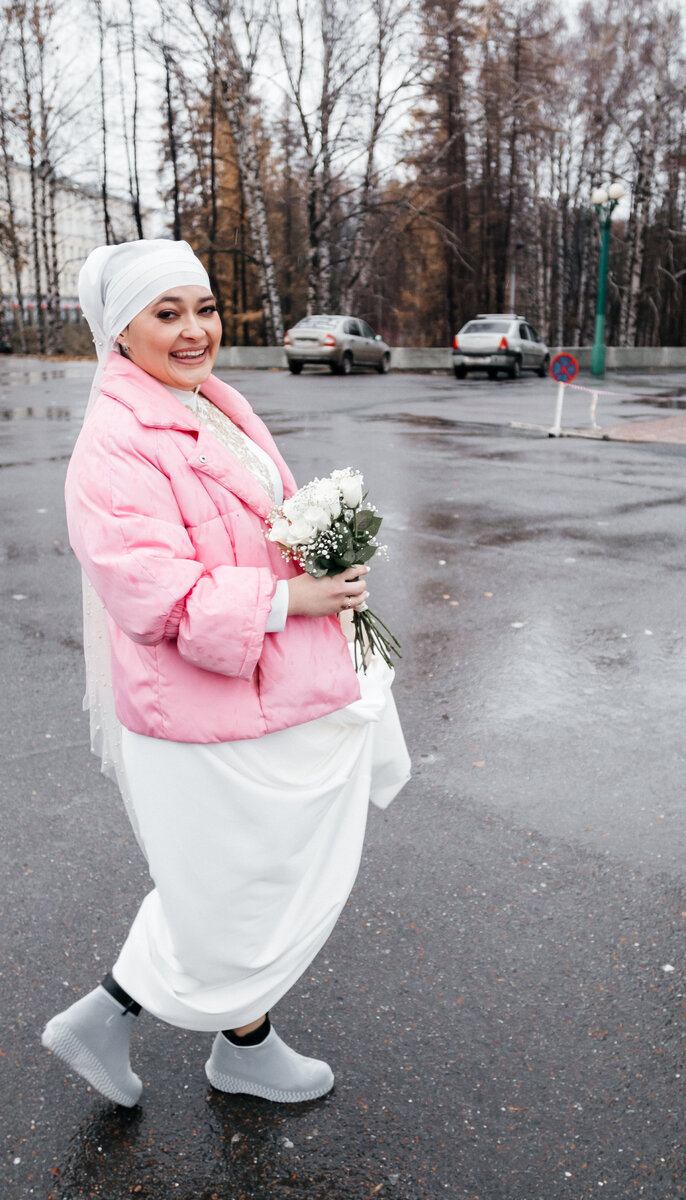 Невеста Анастасия у мечети Ляля-Тюльпан в Уфе, 12.11.2022