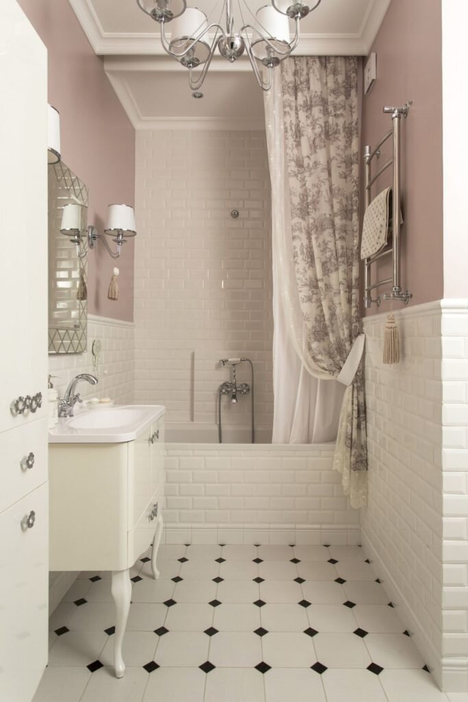 Прованс, гламур,шеби-шик... Романтичный интерьер "на любителя" в сталинке 55 кв.м.