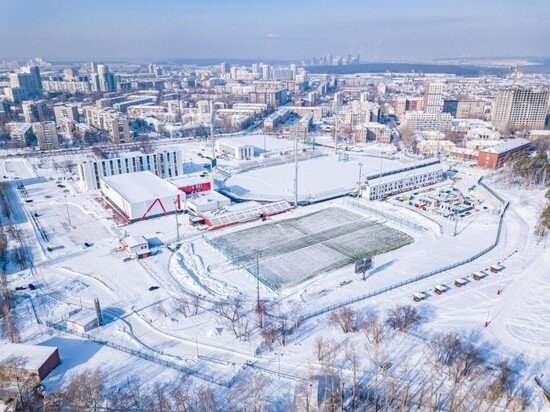     Открытие бассейна и ледовой арены в СК «Калининец» планируется на конец марта. Фото: калининец.екатеринбург.рф