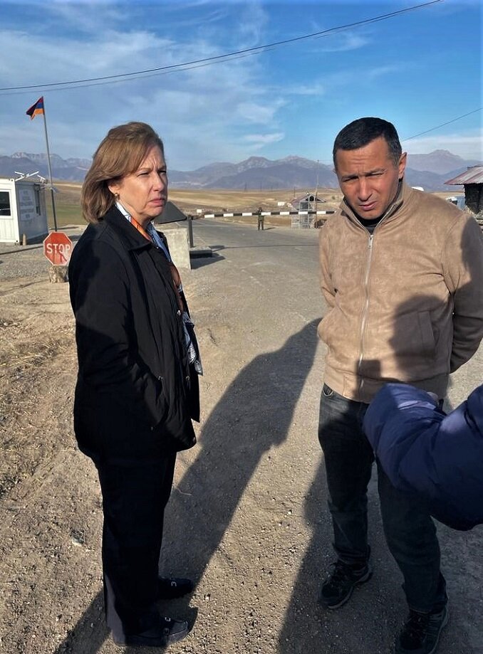 10 марта 2023 г. посол США в Армении побывала в Лачинском коридоре и призвала разблокировать его - (Фото из открытых источников сети Интернета)