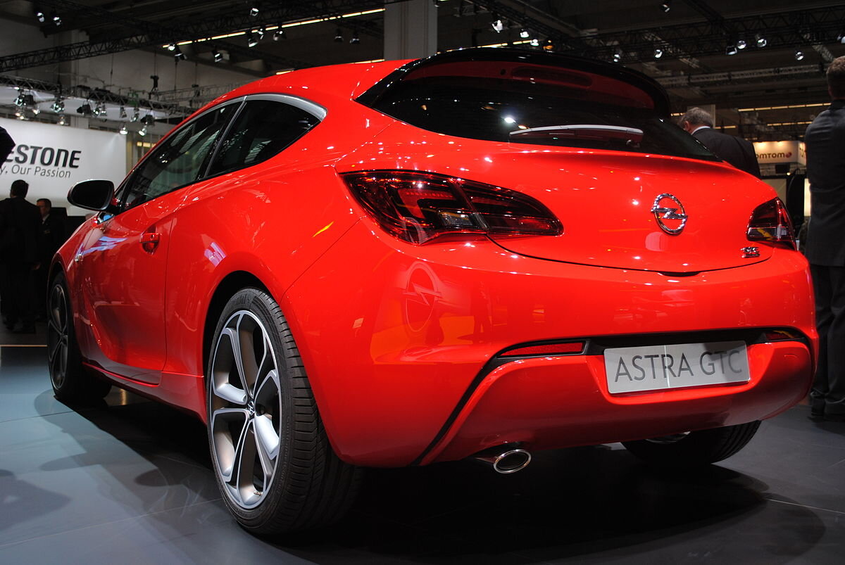 Opel Astra GTC - доступно и комфортно ! | Автомобильная аналитика | Дзен