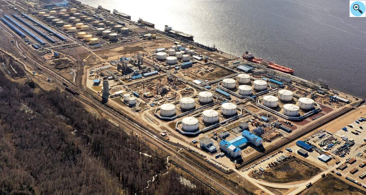 Один из комплексов по хранению и переработки газа