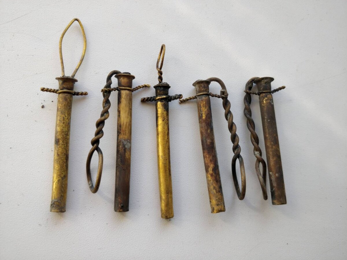 У нас встречаются примерно такие "экземпляры" с Крымской войны.