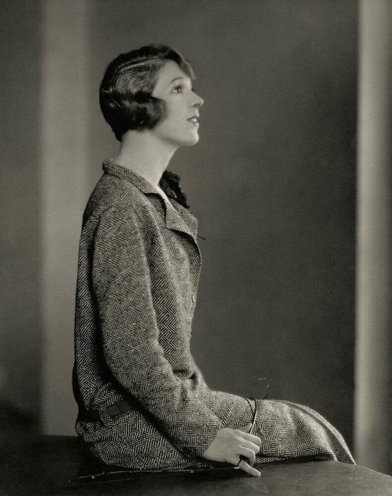 Эдвард Стайхен. Ина Клэр в твидовом платье, 1928 г. 