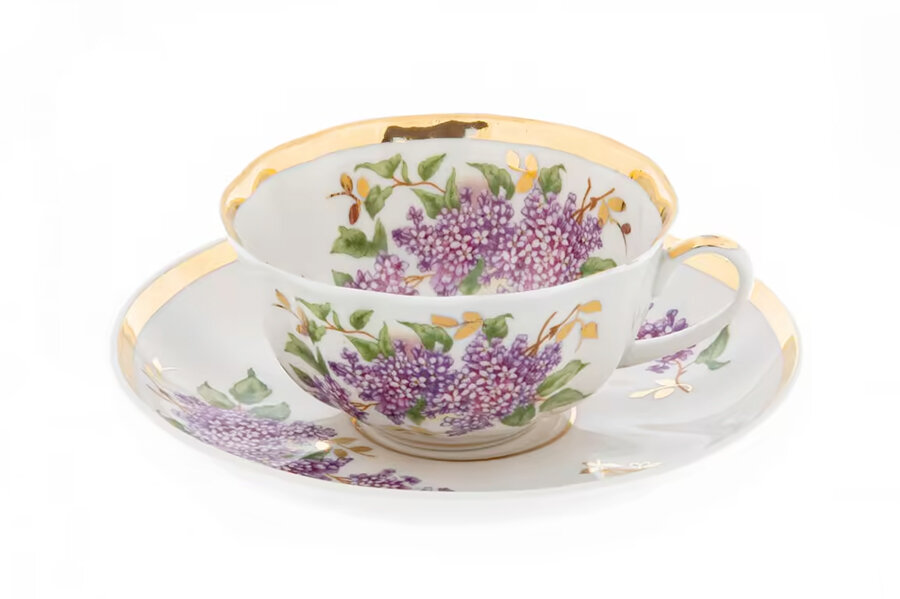 Чайная пара из сервиза «Сирень». 1960-е, Дулёво. Автор формы Серафима Евгеньевна Яковлева 