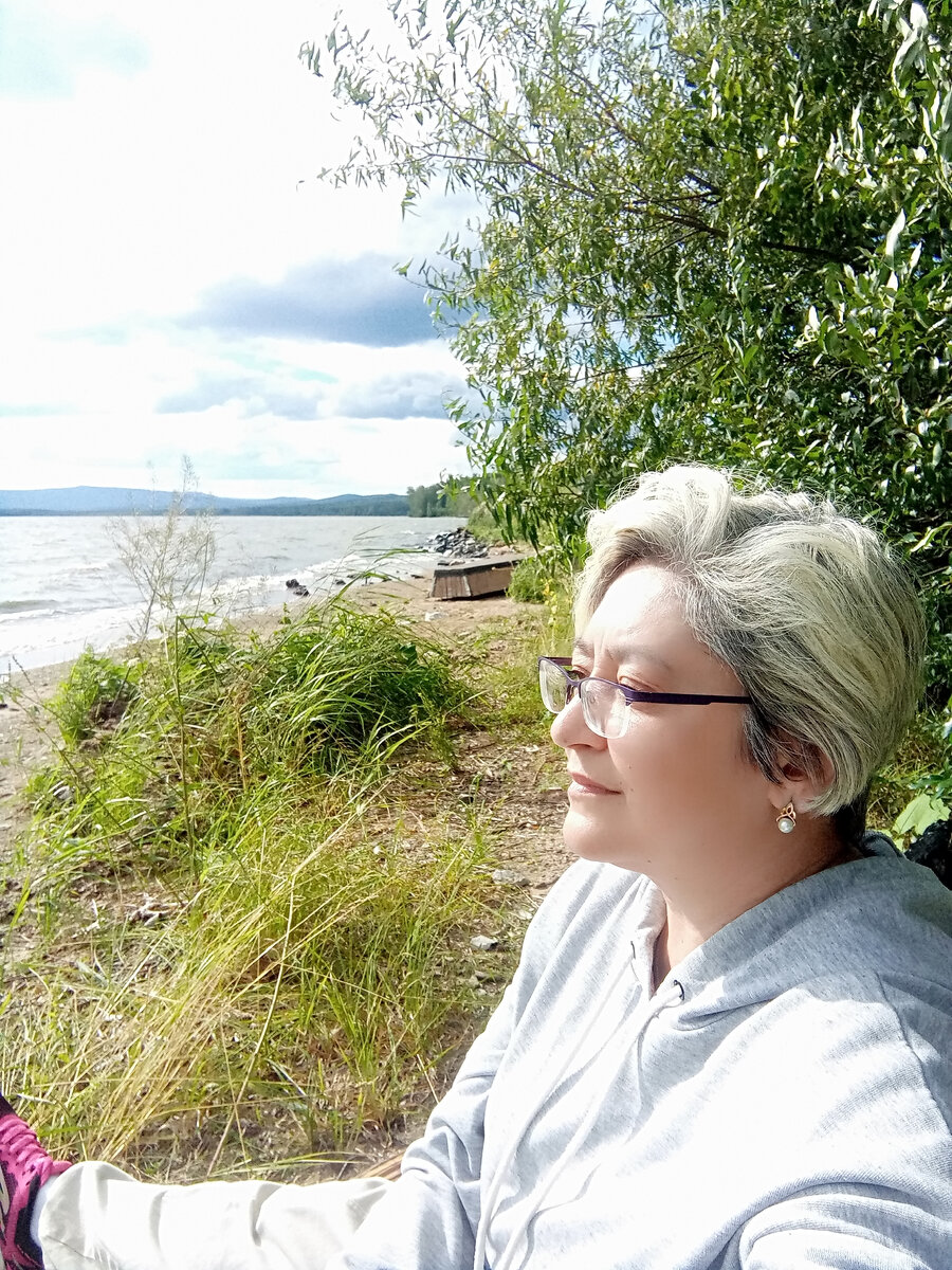 Хорошо на берегу озера философствовать))