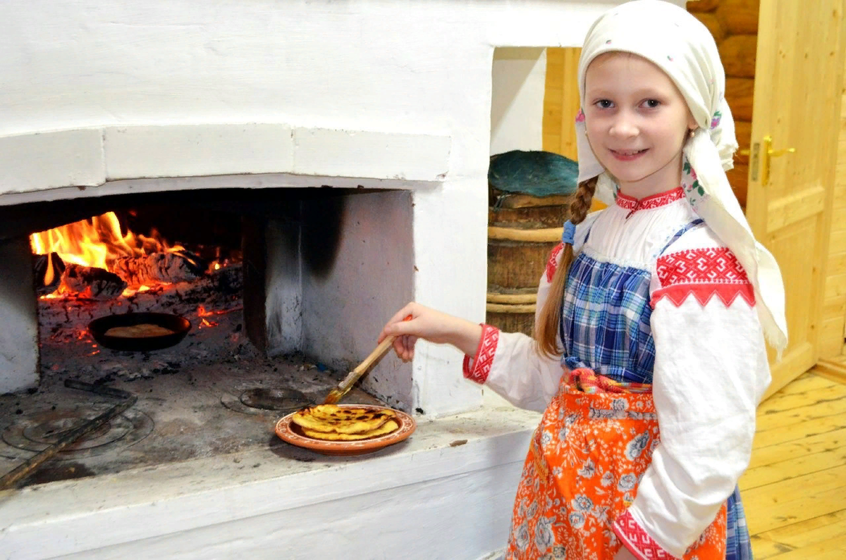 Хозяйка с блинами