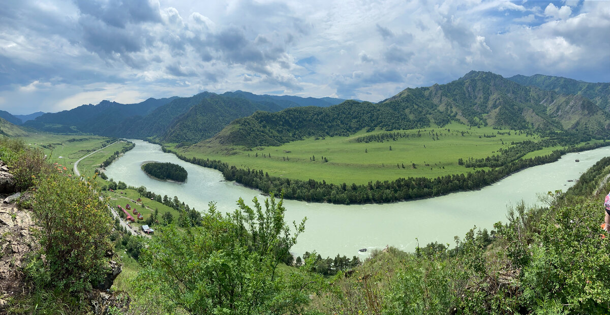 Вид с обзорной площадки по маршруту водопад Че-Чкыш