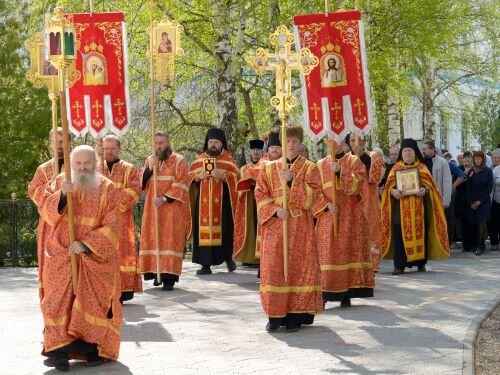 Крестный ход в Светлую Седмицу