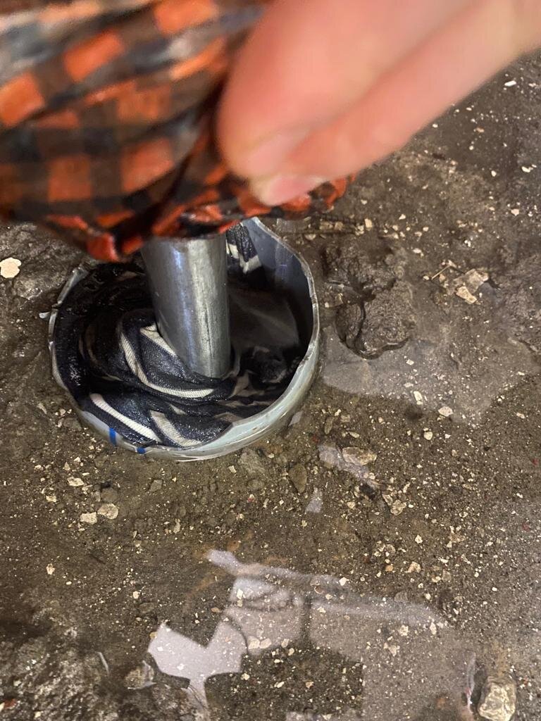 Фото ДО ремонтных работ. Из цокольного ввода пошла вода. 