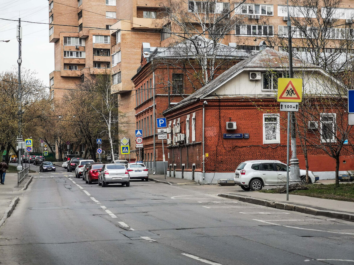 Вид на доходные дома Горбунова с Ковылинского переулка.