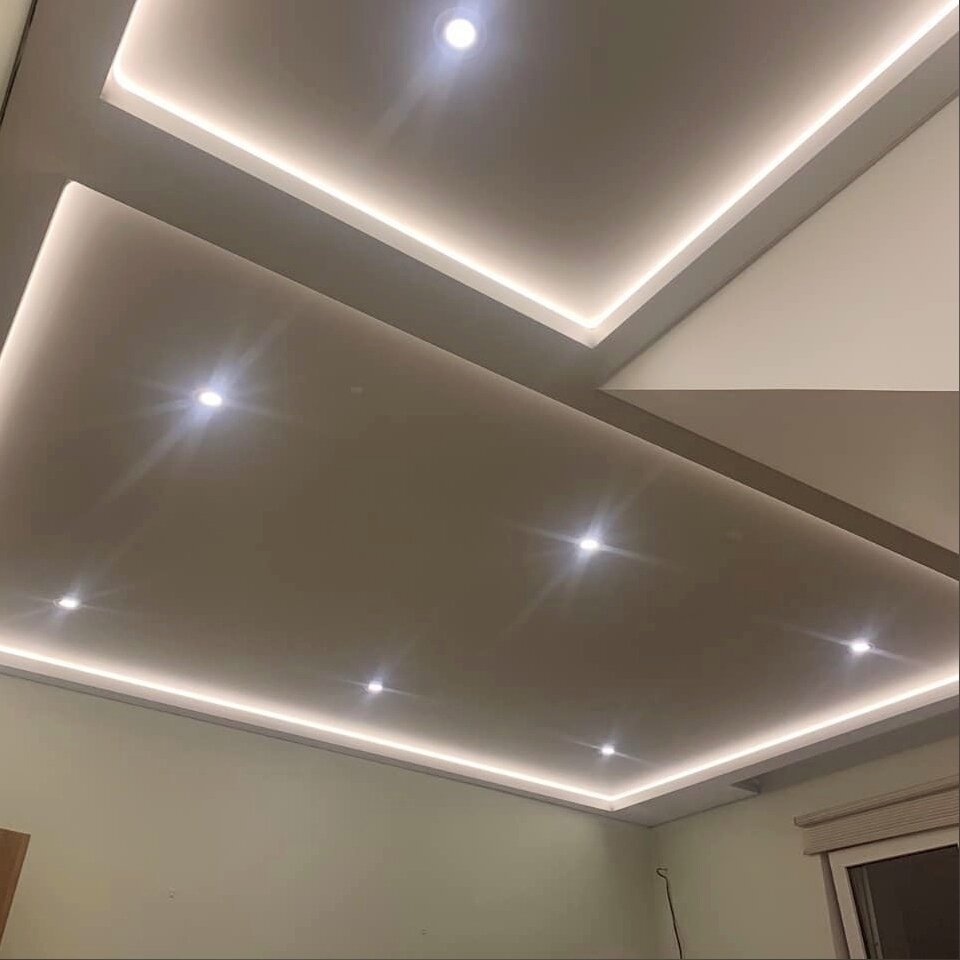 Вариант натяжного потолка (листайте карусель)