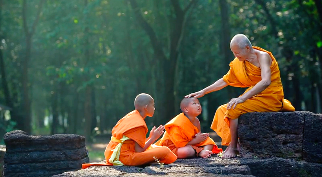 Буддизм судьба человека. Дзен монах. Монах и ученик. Медитация буддийских монахов. Гуру и ученик.