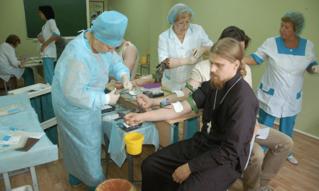 В духовном плане тело и душа – единый механизм. Поэтому существуют духовные причины болезней. Не случайно, когда первые люди познали грех, познало тление и само их тело.-2