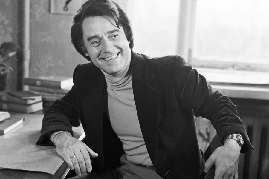 Поэт Андрей Дементьев в молодости