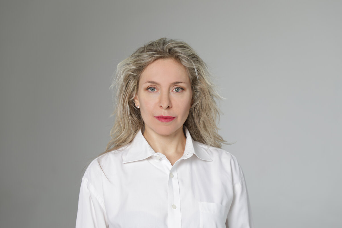  Счастье, когда Вы нашли своего человека, с которым уже связали свою жизнь.
Но есть одно «НО»: мужчина не хочет развиваться. 
Вы постоянно: 
- его тормошите, 
- заставляете активничать шантажом, уговорами, слезами или скандалами, 
- привлекаете строить новые планы, 
- намекаете, что надо зарабатывать больше, ведь - дети растут, забот больше, а отдохнуть или банально купить новое осеннее пальто - необходимость! 
Я вижу так, у каждого уровень притязаний свой и свои степени развития: для одних - это просто больше денег для большего комфорта и безопасности, а для других - на первом месте стоит духовное развитие. 
Однако, в том и другом случае, мы имеем: 
Недовольную женщину с запросом и мужчину (тоже, наверняка, недовольного), возможно, ленивого или растерянного от того, с каким напором может воздействовать на него женщина. 
Давайте начнём с самого простого и доступного каждой женщине. Небольшого однодневного мастер-класса «Как перестать разрушать отношения», который пройдет уже 21 мая.
Пишите в комментарии «+» и я запишу вас и дам ссылку на закрытый чат, где будет проходить мастер-класс.
