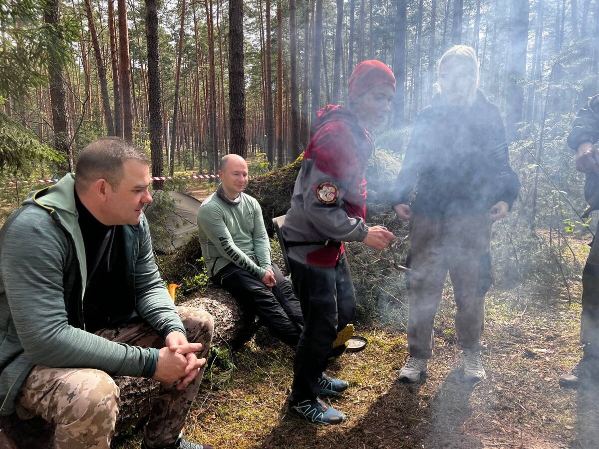 Общаемся у костра.