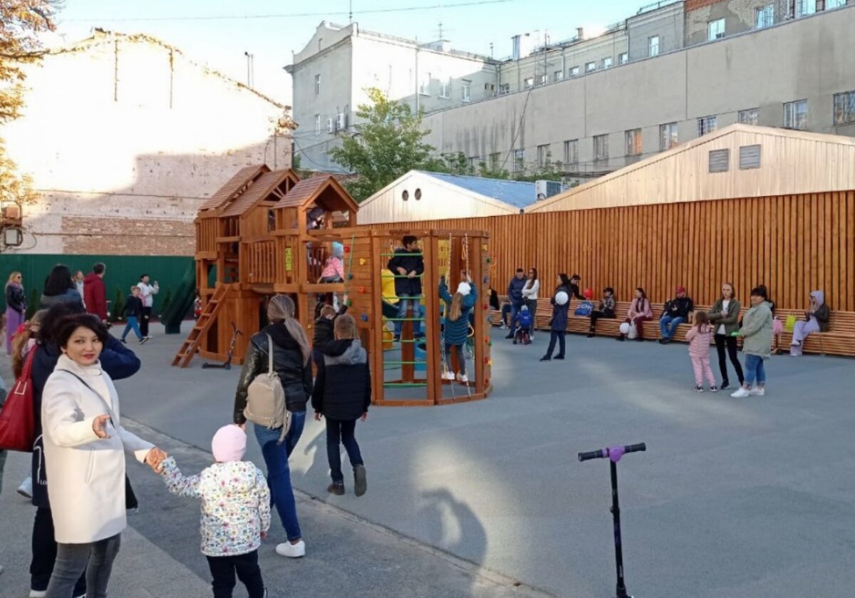    Саратовцы пожаловались на трясущуюся от ветра детскую площадку на проспекте СтолыпинаНовости Саратова и области – Сетевое издание «Репортер64»
