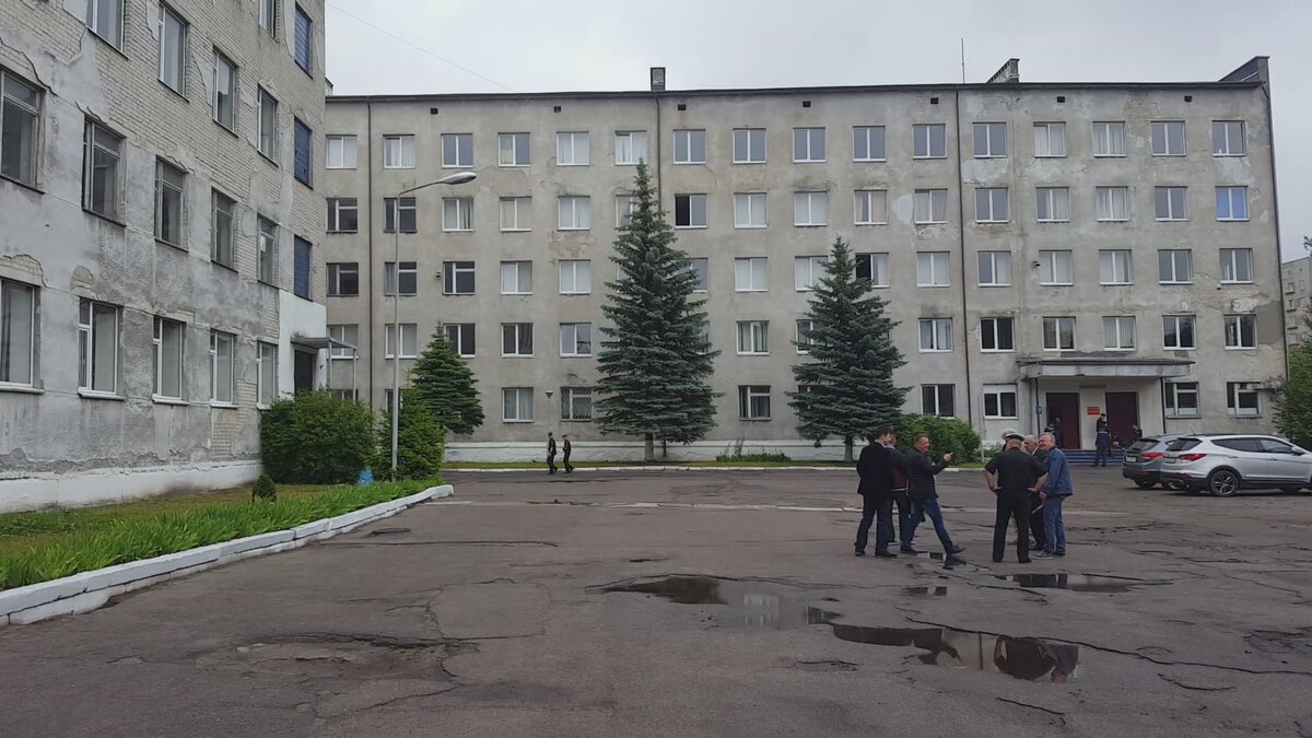 Спальный корпус пятаков, на первом этаже которого и находится санчасть училища.