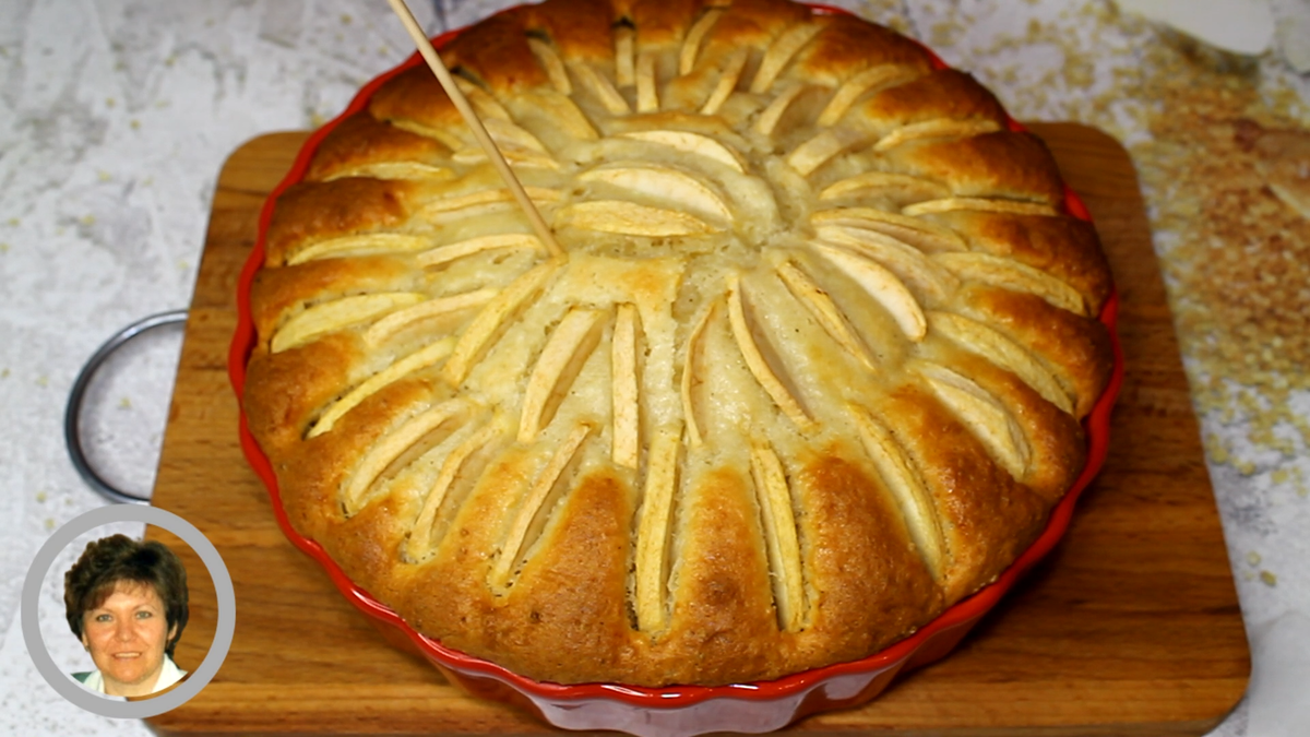 Шарлотка творожная с яблоками - пошаговый рецепт | Позитивная кухня - Bon  appétit | Дзен