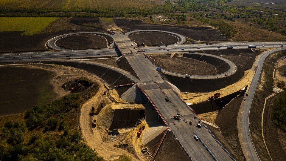     До 14 сентября завершат работы на левой половине нового пойменного моста. Фото: Упрдор Москва-Волгоград.