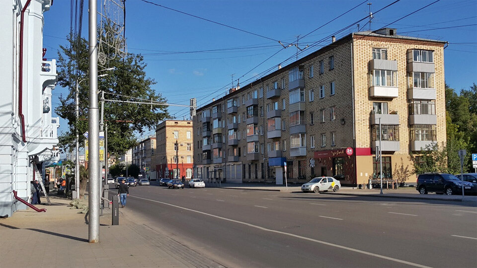     Общероссийский народный фронт в Красноярске находится на пересечении ул. Ленина с ул. Сурикова, почти напротив Военного комиссариата Красноярского края