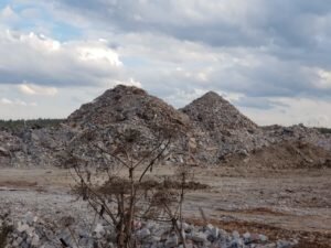   Несанкционированная свалка в 25 км от МКАД Юлия Карягина