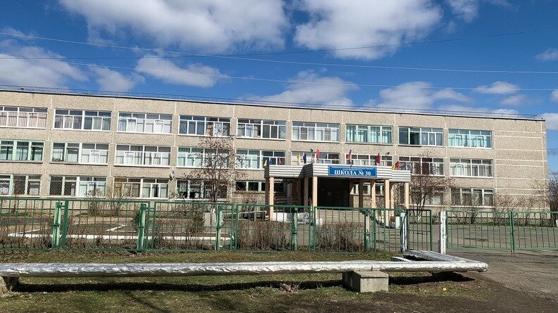     В Батайске Ростовской области родителям предлагают патрулировать территорию школ для обеспечения безопасности детей, сообщают в социальных сетях.