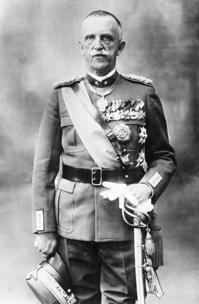 Виктор Эммануил III (11 ноября 1869, Неаполь, Королевство Италия — 28 декабря 1947, Александрия, Королевство Египет) — третий король единой Италии нового времени с 29 июля 1900 года.