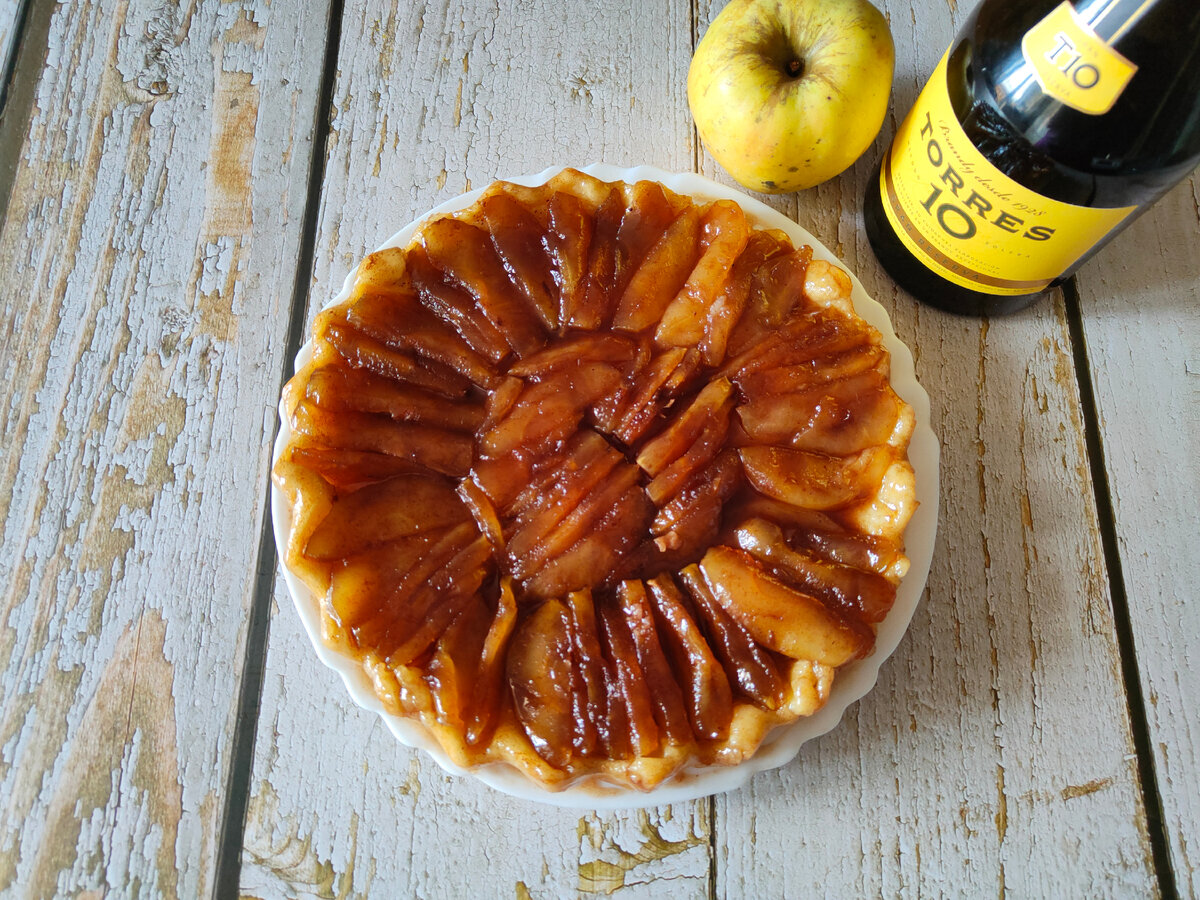 Тарт-Татен классический (яблочный перевёрнутый пирог) 🍏🍏🍏 французская  кухня | Будет вкусно! | Дзен