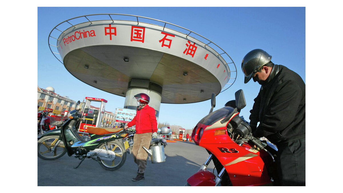    Китайский энергогигант Petrochina© AP / Greg Baker