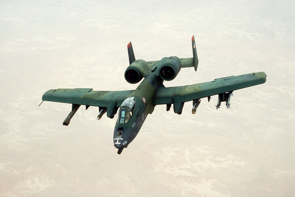 «Тандерболт» пролетает над пустыней во время операция «Буря в пустыне» / Источник https://clck.ru/32Ye8y