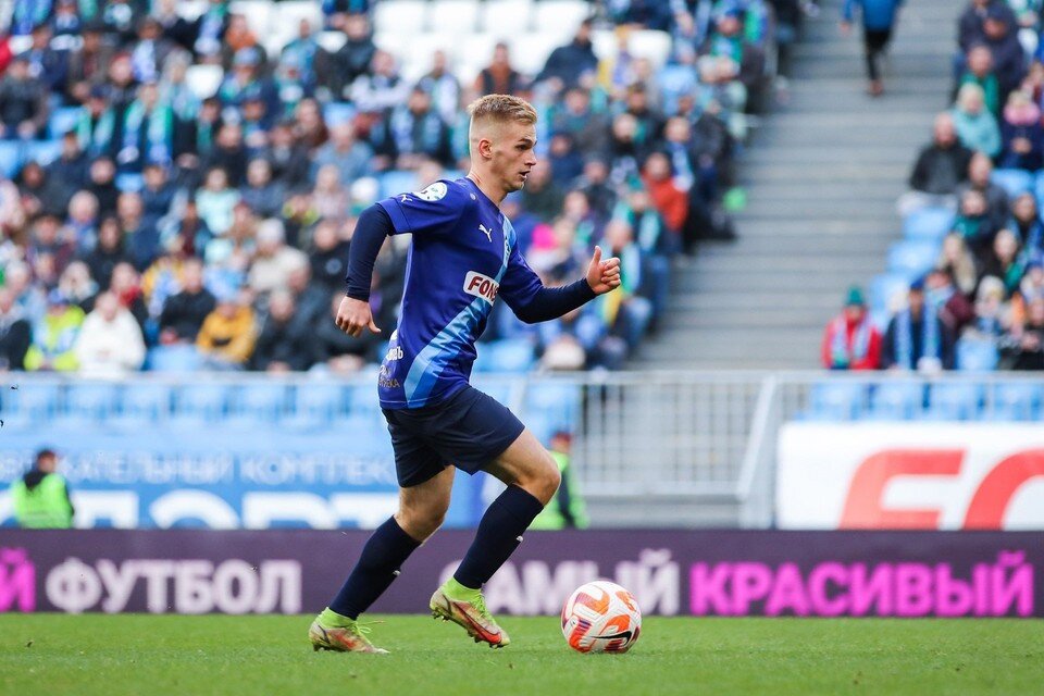     За год Пиняев стал игроком основы “Крыльев”.  Сайт ПФК "Крылья Советов"