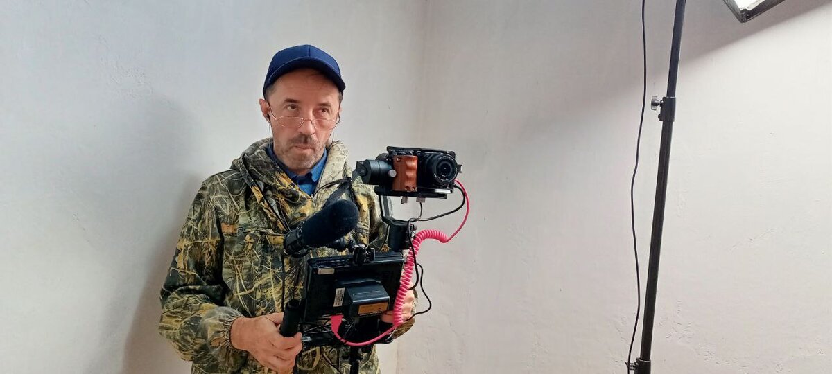 Миша подозревака... Что в кадре актёры вместе с режиссёром творят опять какую то дичь...