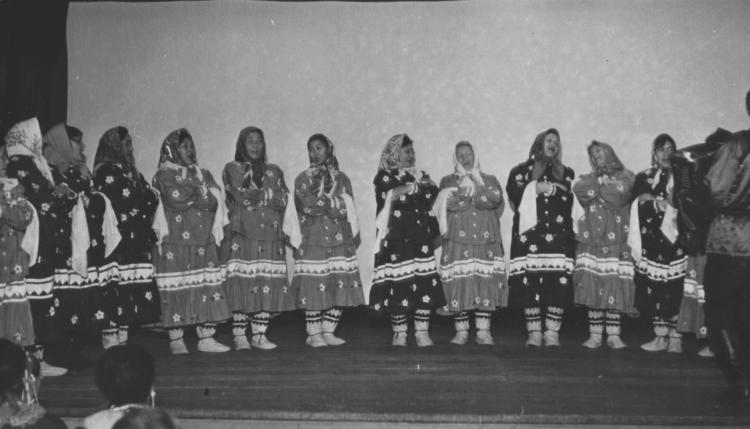 Выступление «Марковских вечёрок». Марково, конец 60-х годов. Фото из архива Т.С. Шенталинской