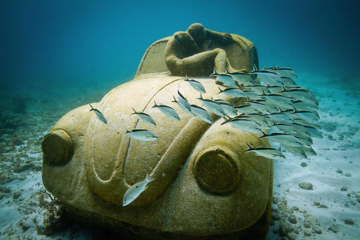 Сухой на дне океана. Музей подводных скульптур в Канкуне. Музей подводных скульптур Мексика. Подводный музей в Канкуне Мексика. Подводный музей Джейсона де Кайрес Тейлора.