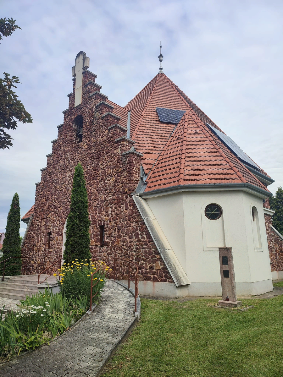 Венгрия, часовенка в крошечном городке. Из личного архива автора 