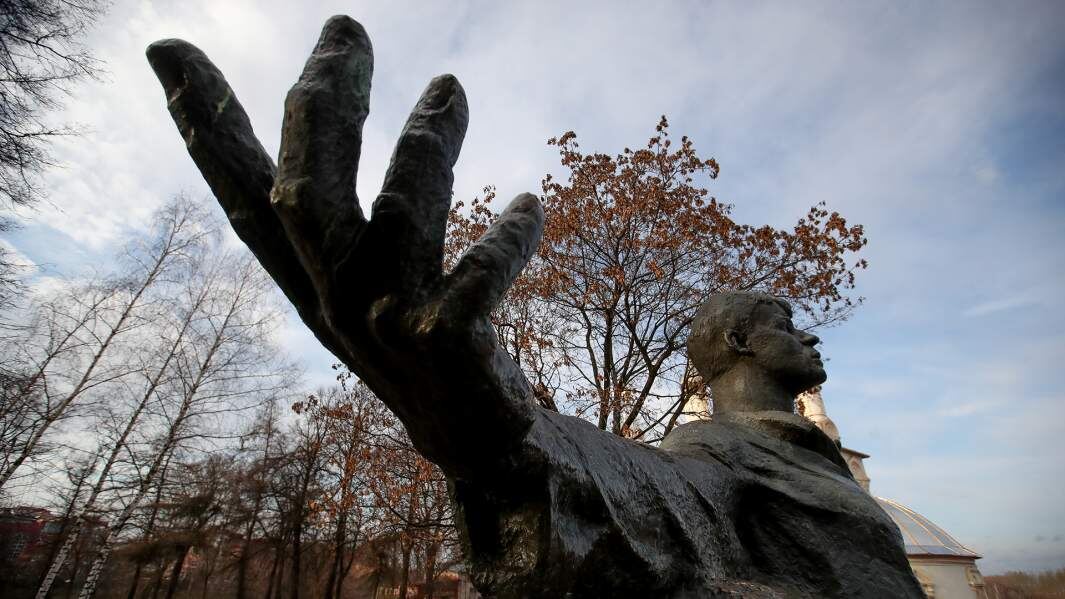 Памятник поэту Сергею Есенину                                                                                           Фото: ИЗВЕСТИЯ/Александр Казаков