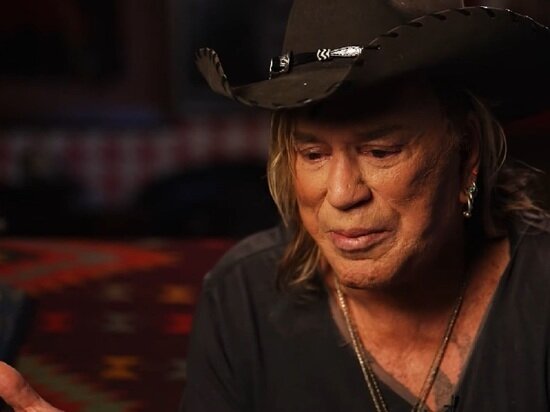  Его преданные поклонники уже и не мечтали, что кумир когда-нибудь воспрянет из безмолвного забытья.-6