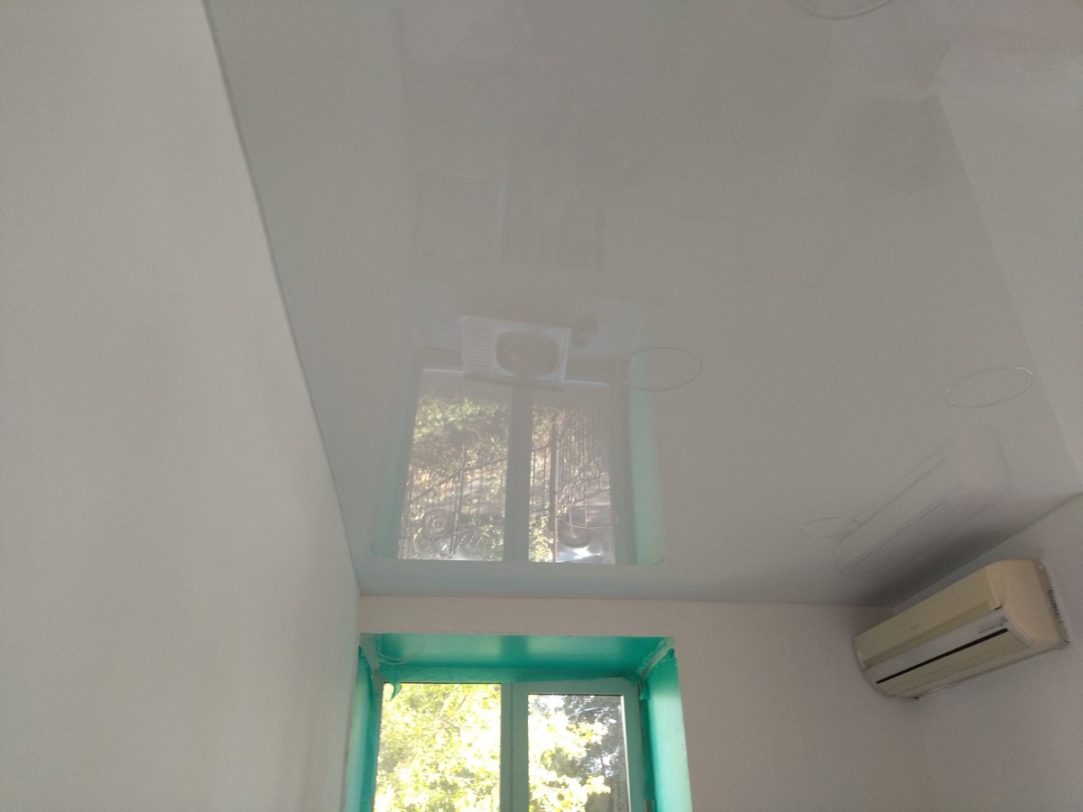 Продолжаем делать натяжные потолки в будущих кабинетах