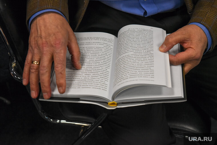    Министр Польши написал книгу, где раскрыл исход конфликта на Украине