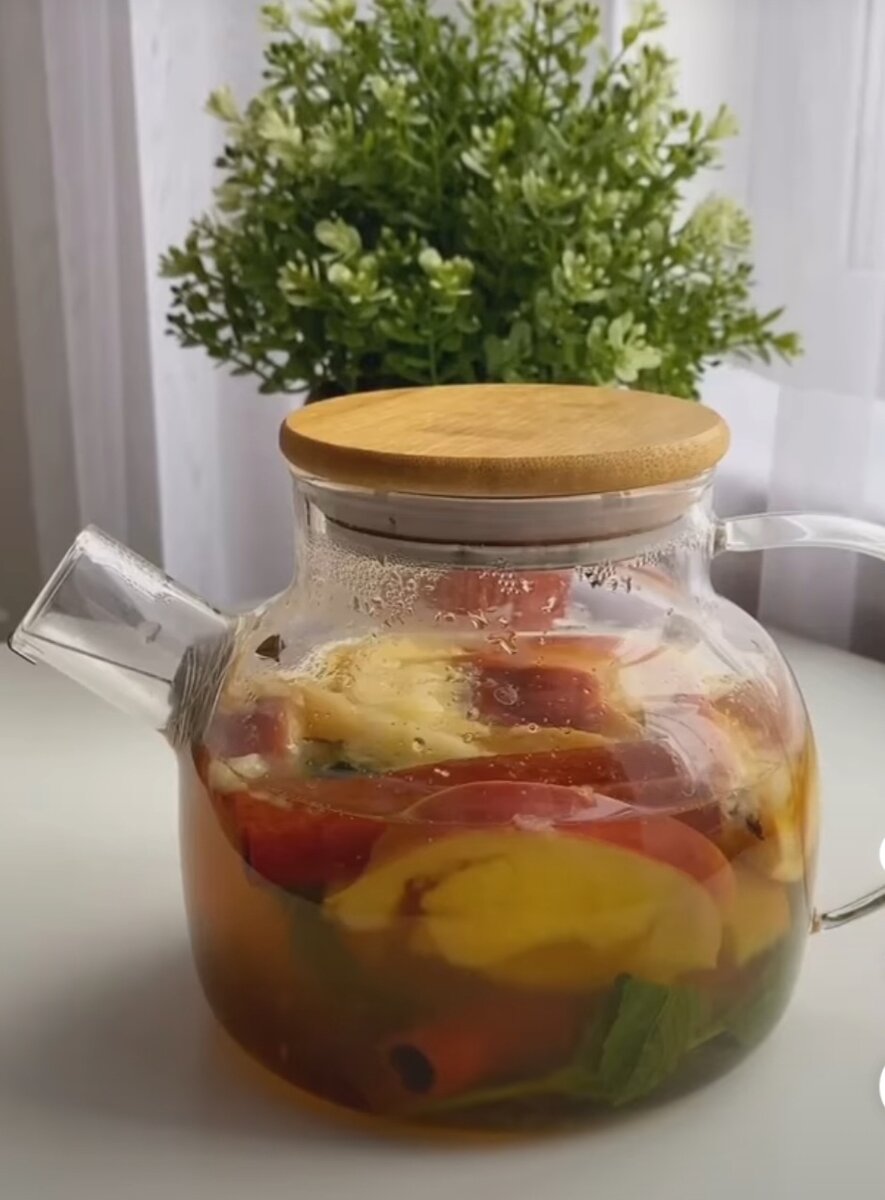 Ароматный чай, лучший напиток осенними вечерами.
