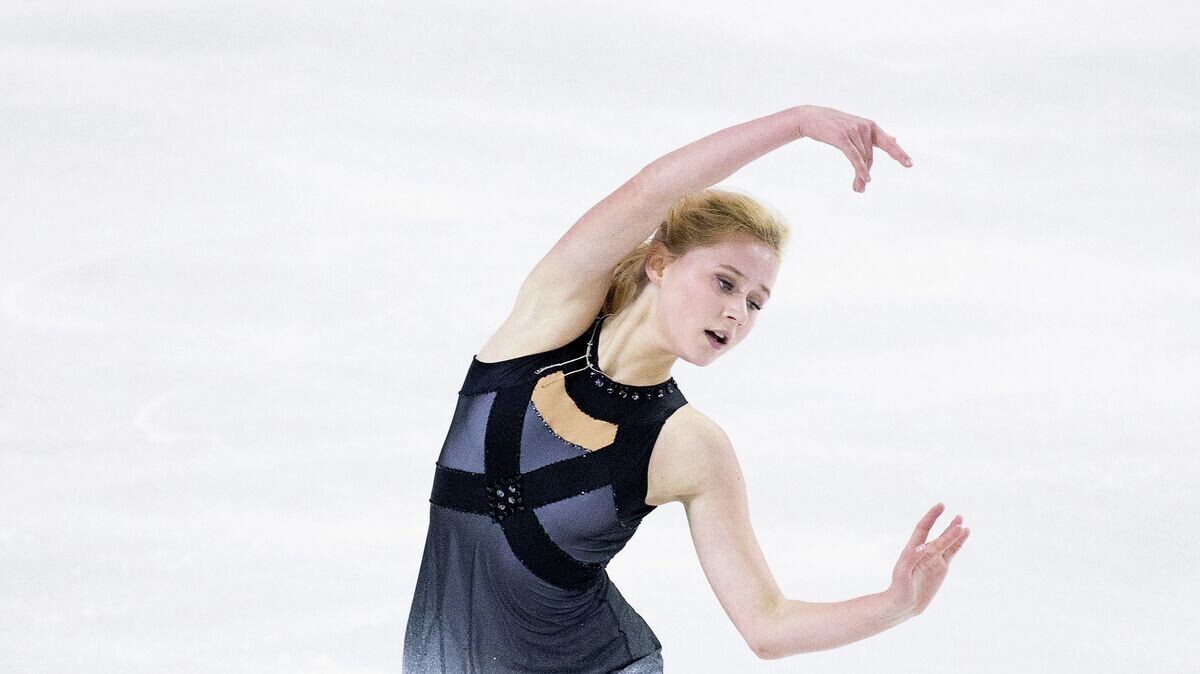    Серафима Саханович выступает с произвольной программой на Skate America© AFP 2022 / TASOS KATOPODIS