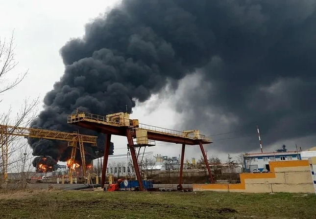    В Орловской области беспилотник подорвал нефтебазу